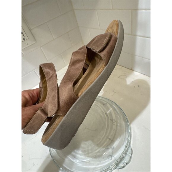 Easy Spirit Kailynne Strappy Sandal Women's Sz 10M Brown Suede Hook & Loop - Picture 9 of 14